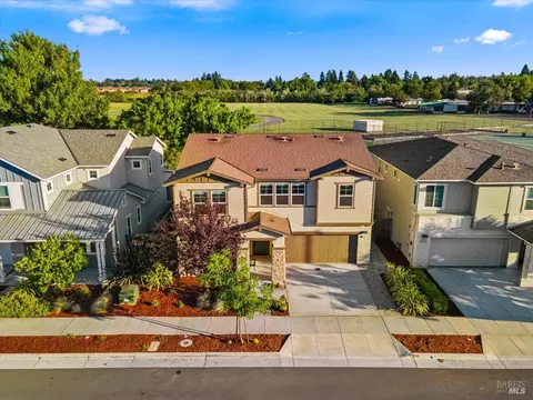 1469 Oak Cir, Rohnert Park, CA 94928