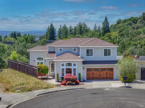 1802 Bella Vista Way, Santa Rosa, CA 95403