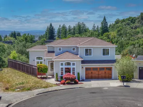 1802 Bella Vista Way, Santa Rosa, CA 95403