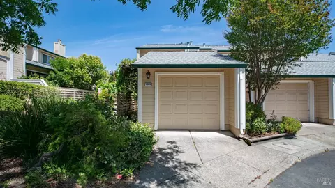 1560 Grenache Way, Santa Rosa, CA 95403