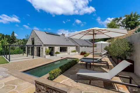 5366 Linda Ln, Santa Rosa, CA 95404