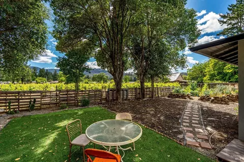 1155 Hudson Ave, Saint Helena, CA 94574