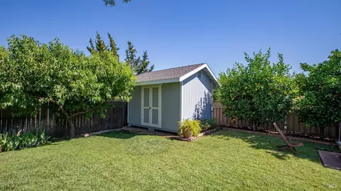 Exterior - 445 Calmace Dr, Dixon, CA 95620 photo 15 of 28