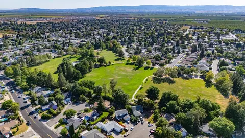 View/Area - 445 Calmace Dr, Dixon, CA 95620 photo 8 of 9
