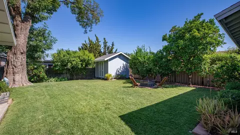 Exterior - 445 Calmace Dr, Dixon, CA 95620 photo 12 of 28