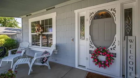 Exterior - 445 Calmace Dr, Dixon, CA 95620 photo 6 of 28