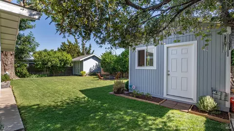 Exterior - 445 Calmace Dr, Dixon, CA 95620 photo 11 of 28