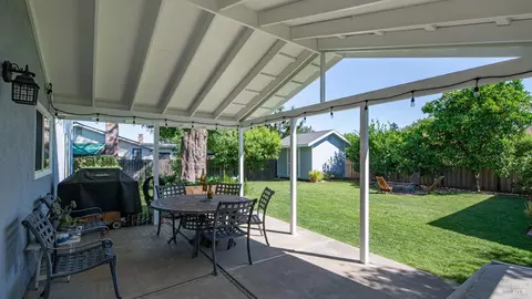 Exterior - 445 Calmace Dr, Dixon, CA 95620 photo 7 of 28