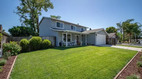 Exterior - 445 Calmace Dr, Dixon, CA 95620 photo 3 of 28