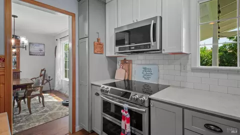 Kitchen - 445 Calmace Dr, Dixon, CA 95620 photo 4 of 7