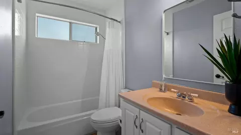 Bath - 445 Calmace Dr, Dixon, CA 95620 photo 5 of 5