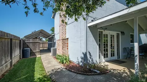 Exterior - 445 Calmace Dr, Dixon, CA 95620 photo 25 of 28