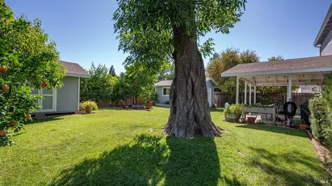 Exterior - 445 Calmace Dr, Dixon, CA 95620 photo 21 of 28