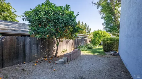 Exterior - 445 Calmace Dr, Dixon, CA 95620 photo 24 of 28