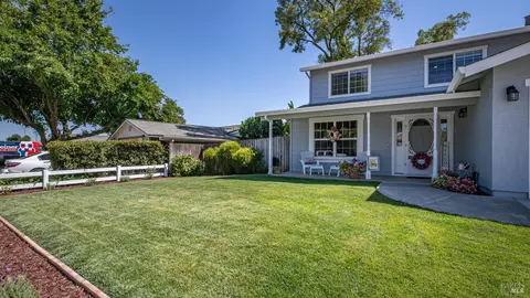 Exterior - 445 Calmace Dr, Dixon, CA 95620 photo 4 of 28