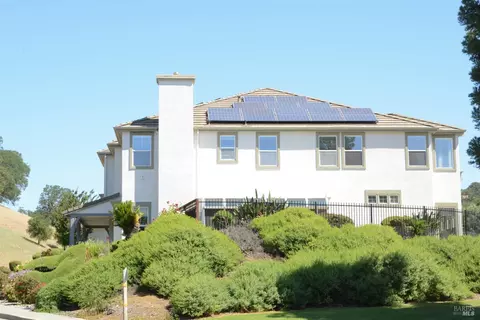 Exterior - 2901 Pebble Beach Cir, Fairfield, CA 94534 photo 3 of 7