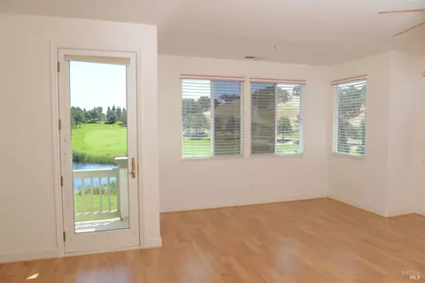 Living - 2901 Pebble Beach Cir, Fairfield, CA 94534 photo 8 of 11