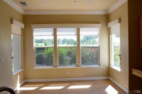 Living - 2901 Pebble Beach Cir, Fairfield, CA 94534 photo 6 of 11
