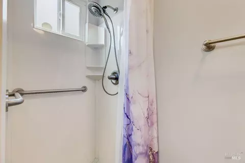 Bath - 996 Sandpoint Dr, Rodeo, CA 94572 photo 3 of 3