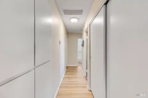 Entry Way - 996 Sandpoint Dr, Rodeo, CA 94572 photo 2 of 2