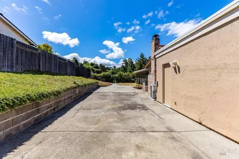 Exterior - 996 Sandpoint Dr, Rodeo, CA 94572 photo 16 of 22