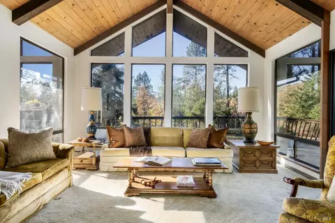 1045 Summit Lake Dr, Angwin, CA 94508