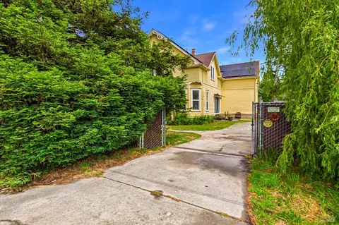 Exterior - 7110 Myrtle Ave, Eureka, CA 95503 photo 4 of 16