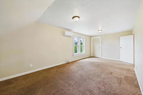 Bedroom - 7110 Myrtle Ave, Eureka, CA 95503 photo 4 of 10