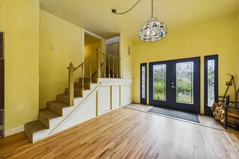 Entry Way - 7110 Myrtle Ave, Eureka, CA 95503 photo 7 of 10