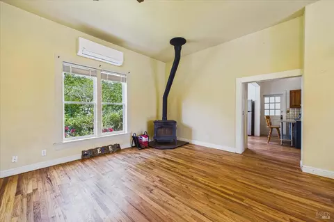 Living - 7110 Myrtle Ave, Eureka, CA 95503 photo 4 of 9