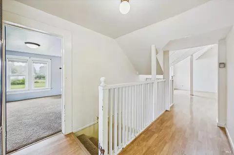 Entry Way - 7110 Myrtle Ave, Eureka, CA 95503 photo 8 of 10