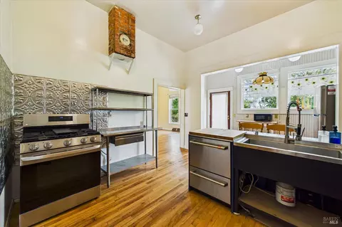 Kitchen - 7110 Myrtle Ave, Eureka, CA 95503 photo 3 of 4