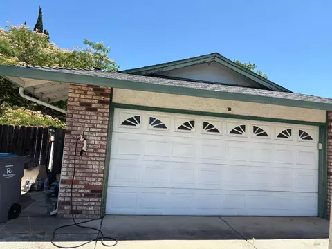 755 Oakmeade Dr, Vacaville, CA 95687
