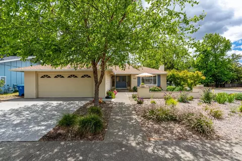 7000 Oak Leaf Dr, Santa Rosa, CA 95409