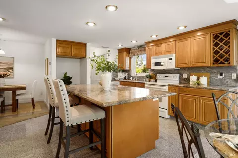 Kitchen - 6811 Willow Rd, Vacaville, CA 95687 photo 5 of 5