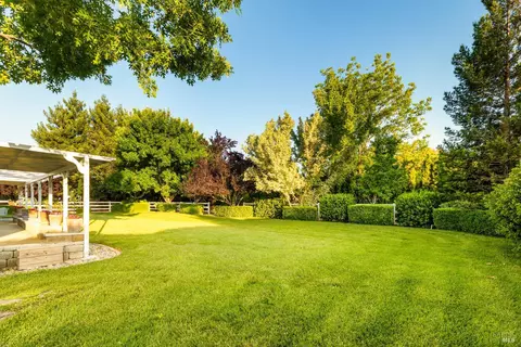 Exterior - 6811 Willow Rd, Vacaville, CA 95687 photo 11 of 37