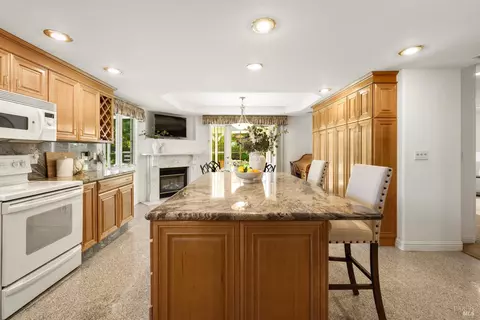 Kitchen - 6811 Willow Rd, Vacaville, CA 95687 photo 2 of 5