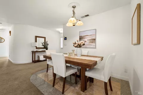 Dining - 6811 Willow Rd, Vacaville, CA 95687 photo 4 of 4