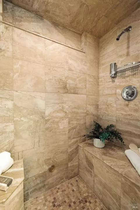Bath - 6811 Willow Rd, Vacaville, CA 95687 photo 2 of 3