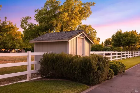 Exterior - 6811 Willow Rd, Vacaville, CA 95687 photo 33 of 37