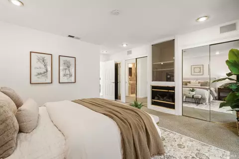 Bedroom - 6811 Willow Rd, Vacaville, CA 95687 photo 2 of 5