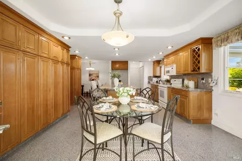 Dining - 6811 Willow Rd, Vacaville, CA 95687 photo 3 of 4