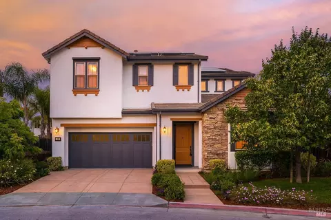 12 Avocet Ct, Novato, CA 94949