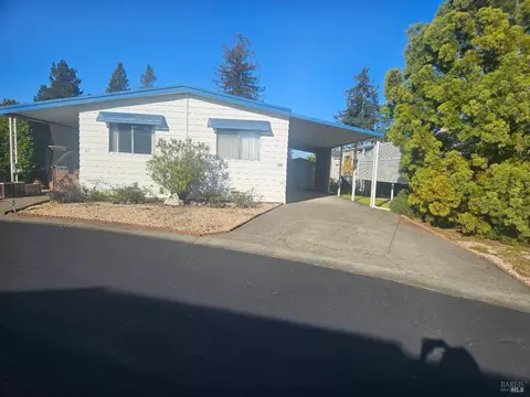 25 Chapala Dr, Santa Rosa, CA 95403