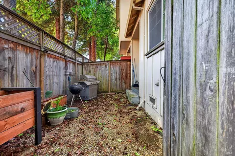 Exterior - 777 E Cotati Ave, Rohnert Park, CA 94928 photo 8 of 9