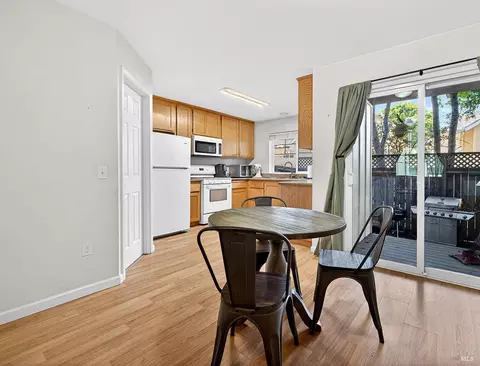 Dining - 777 E Cotati Ave, Rohnert Park, CA 94928 photo 3 of 4