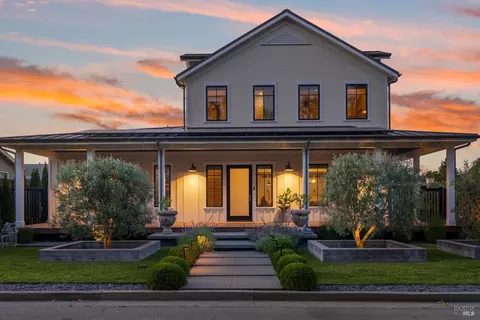 470 Harrington Dr, Sonoma, CA 95476
