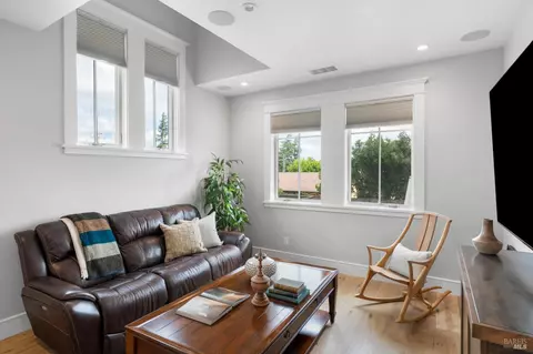 Living - 470 Harrington Dr, Sonoma, CA 95476 photo 4 of 4