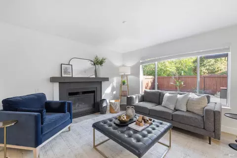 Living - 279 Clearpointe Dr, Vallejo, CA 94591 photo 1 of 1