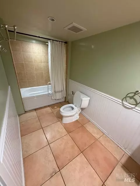 Bath - 512 Park Way, Mill Valley, CA 94941 photo 2 of 4